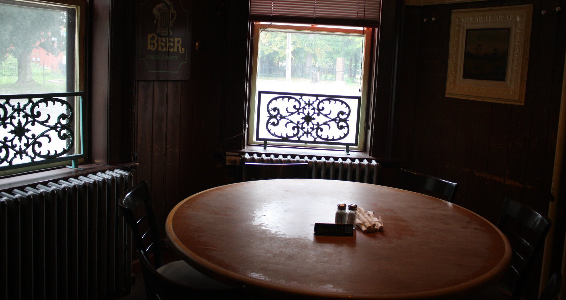the baden hotel heritage - EJ's pub